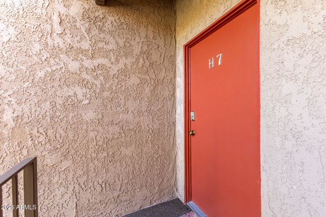 5525 E THOMAS Road H7, Phoenix, AZ 85018