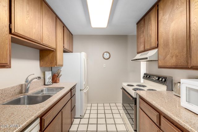 5525 E THOMAS Road H7, Phoenix, AZ 85018