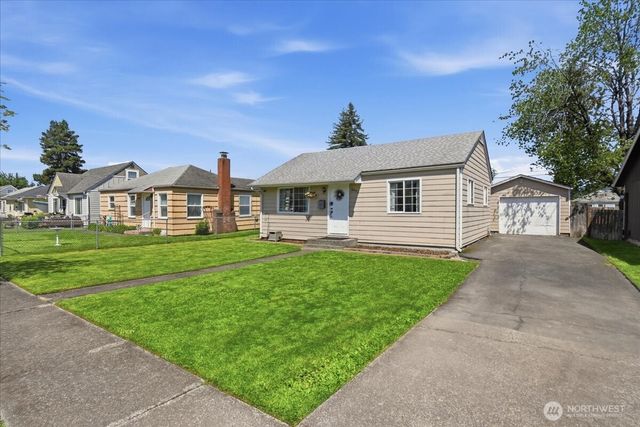 3042 Field Street, Longview, WA 98632