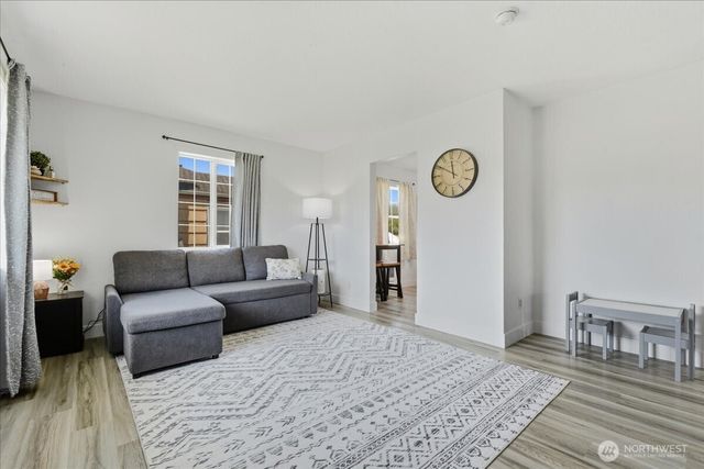 3042 Field Street, Longview, WA 98632