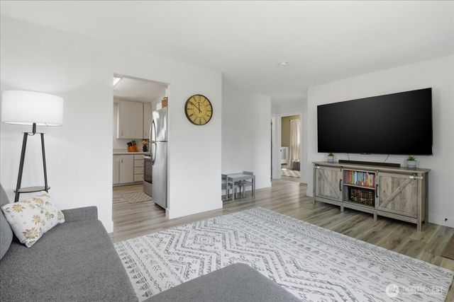3042 Field Street, Longview, WA 98632