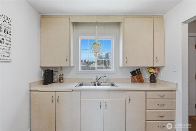 3042 Field Street, Longview, WA 98632