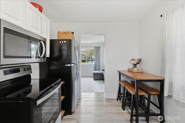 3042 Field Street, Longview, WA 98632