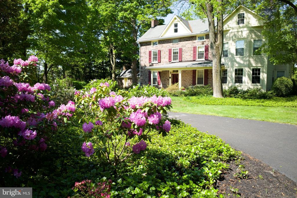 1561 DOLINGTON RD, Yardley, PA 19067