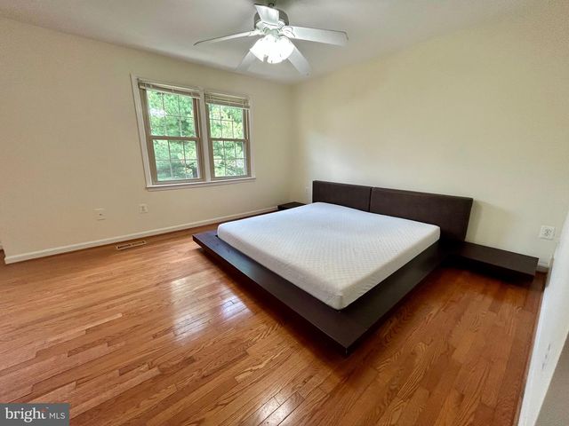 5916 DORCHESTER WAY, North Bethesda, MD 20852