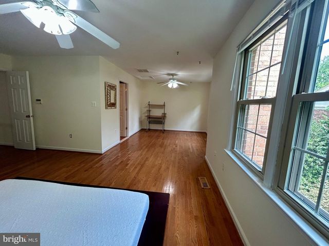 5916 DORCHESTER WAY, North Bethesda, MD 20852