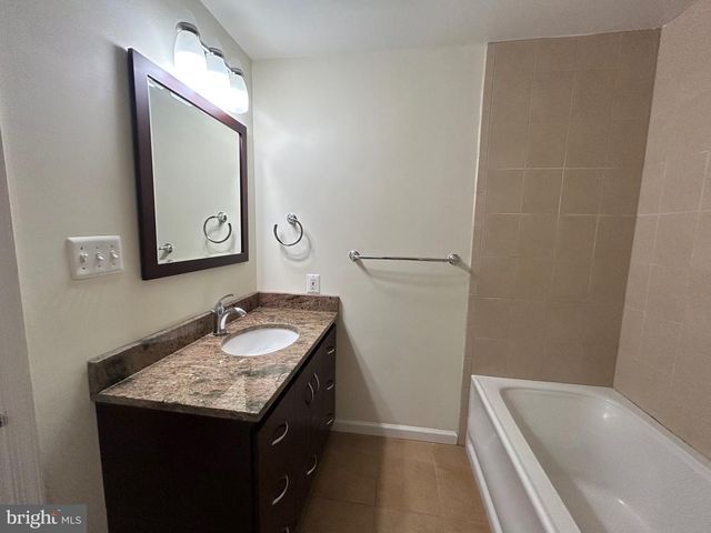 5916 DORCHESTER WAY, North Bethesda, MD 20852