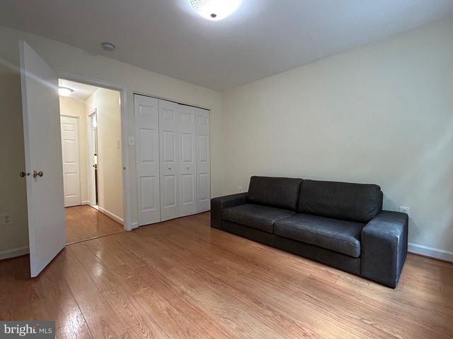 5916 DORCHESTER WAY, North Bethesda, MD 20852