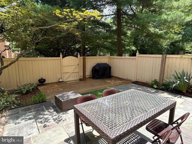 5916 DORCHESTER WAY, North Bethesda, MD 20852
