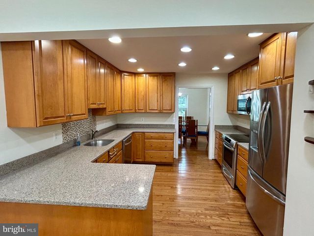 5916 DORCHESTER WAY, North Bethesda, MD 20852