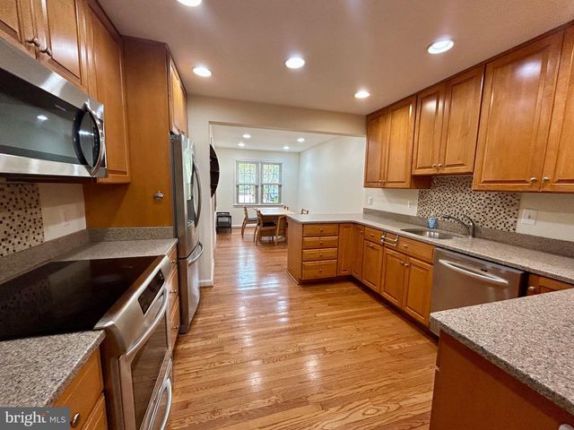 5916 DORCHESTER WAY, North Bethesda, MD 20852