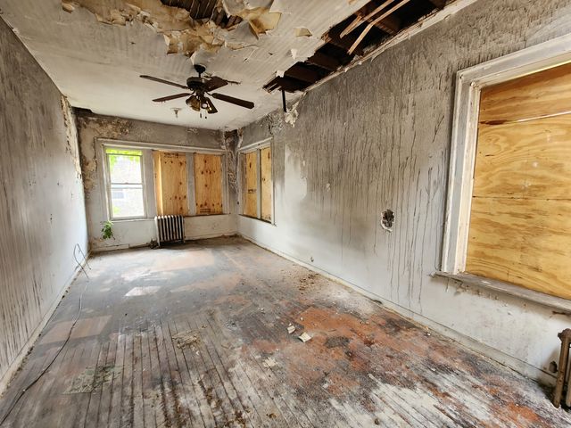 7952 S Langley Avenue, Chicago, IL 60619