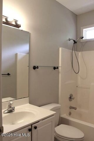 929 Cardinal Place, Vass, NC 28394