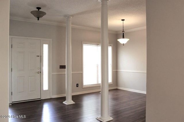 929 Cardinal Place, Vass, NC 28394