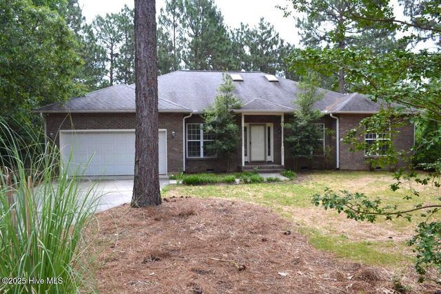 929 Cardinal Place, Vass, NC 28394