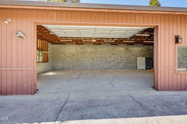 174 Hummingbird Lane, Talent, OR 97540