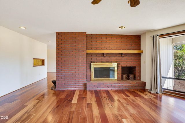 174 Hummingbird Lane, Talent, OR 97540
