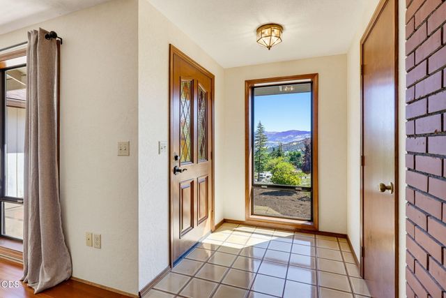 174 Hummingbird Lane, Talent, OR 97540