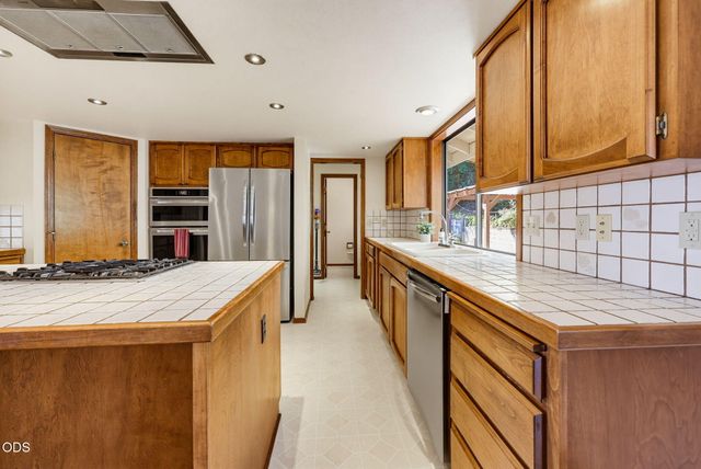 174 Hummingbird Lane, Talent, OR 97540