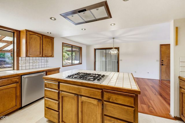 174 Hummingbird Lane, Talent, OR 97540