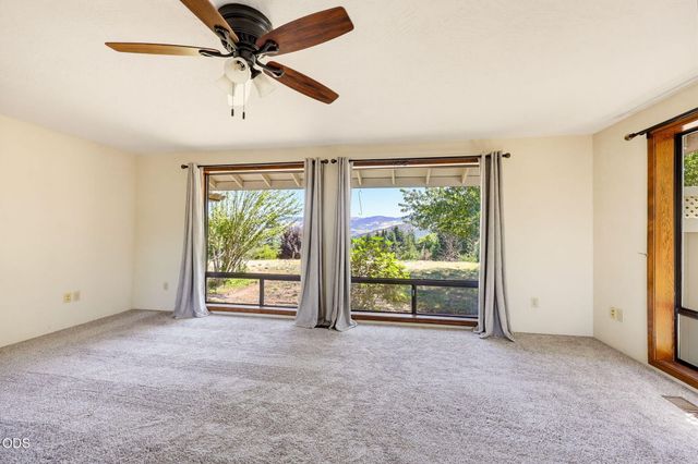 174 Hummingbird Lane, Talent, OR 97540