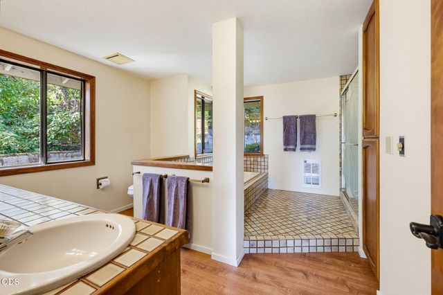 174 Hummingbird Lane, Talent, OR 97540
