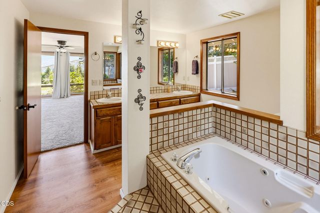 174 Hummingbird Lane, Talent, OR 97540