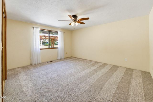 174 Hummingbird Lane, Talent, OR 97540