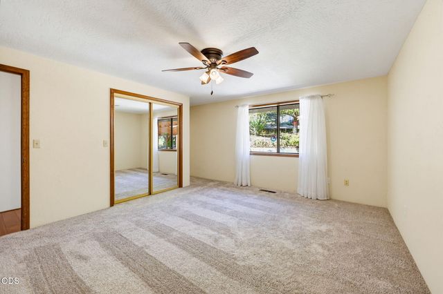 174 Hummingbird Lane, Talent, OR 97540
