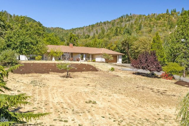 174 Hummingbird Lane, Talent, OR 97540