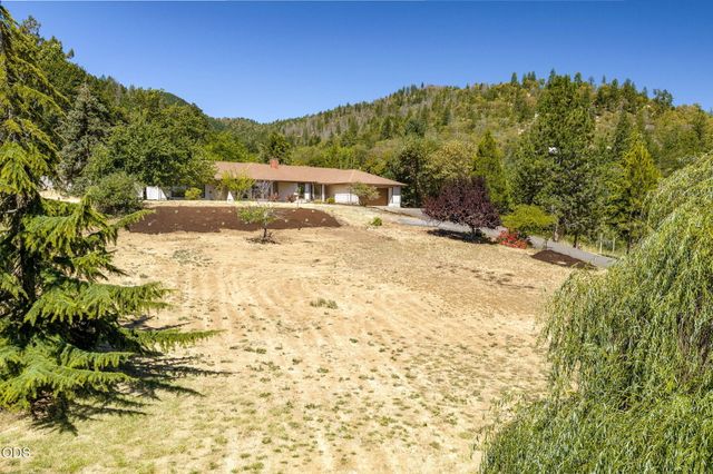 174 Hummingbird Lane, Talent, OR 97540