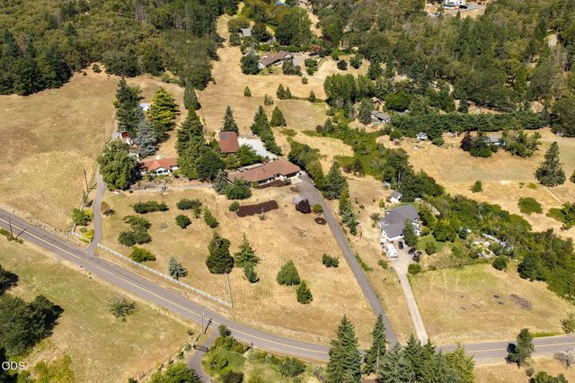 174 Hummingbird Lane, Talent, OR 97540