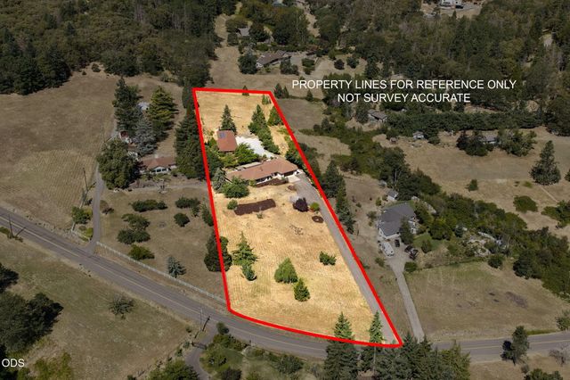 174 Hummingbird Lane, Talent, OR 97540