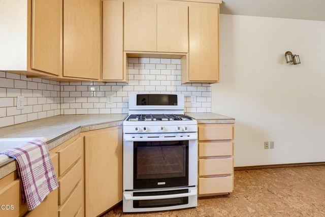 174 Hummingbird Lane, Talent, OR 97540