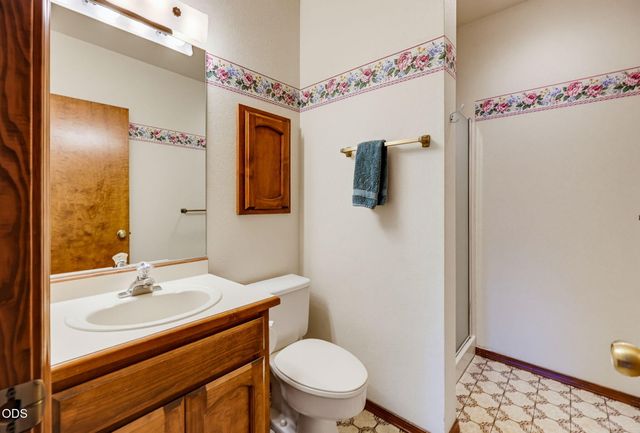 174 Hummingbird Lane, Talent, OR 97540
