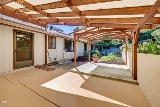 174 Hummingbird Lane, Talent, OR 97540