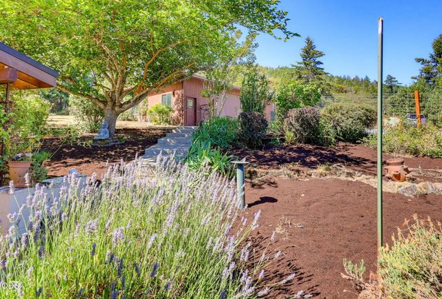 174 Hummingbird Lane, Talent, OR 97540