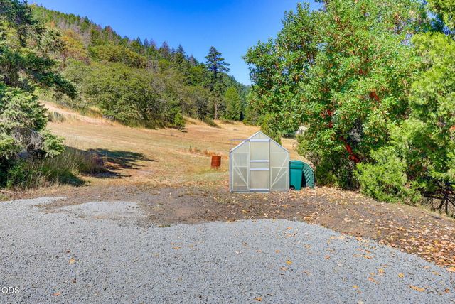 174 Hummingbird Lane, Talent, OR 97540