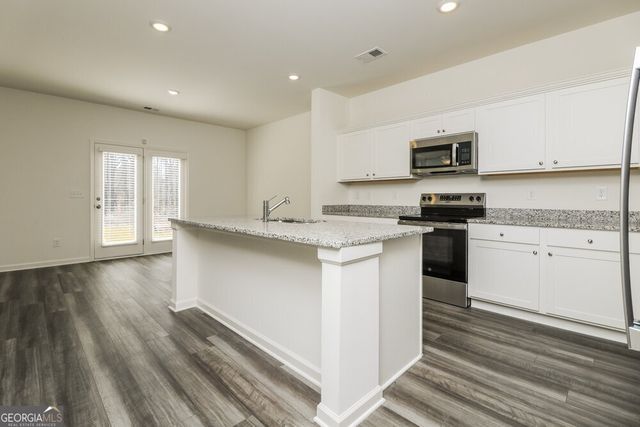 7594 Saffron Avenue, Covington, GA 30014