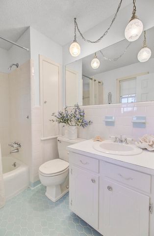 643 N Shore Drive, Charleston, SC 29412