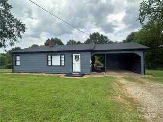 60 White Oaks Drive, Taylorsville, NC 28681