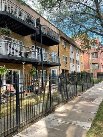 1514 W PRATT Boulevard 1B, Chicago, IL 60626