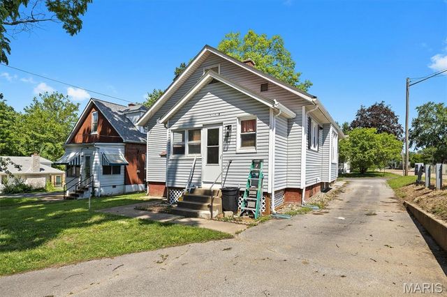 408 S 15th Street, Belleville, IL 62220