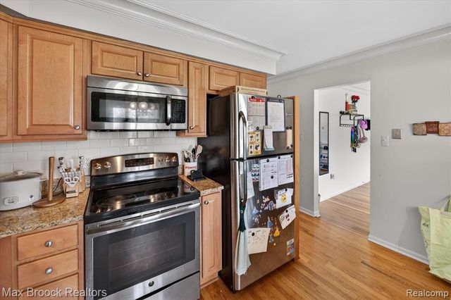 100 W Hickory Grove Road G7, Bloomfield Hills, MI 48304