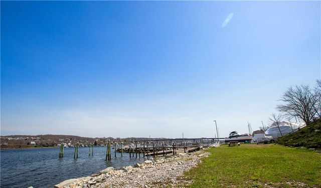 161 Narragansett Boulevard, Portsmouth, RI 02871