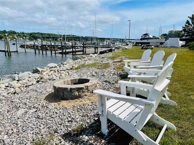 161 Narragansett Boulevard, Portsmouth, RI 02871