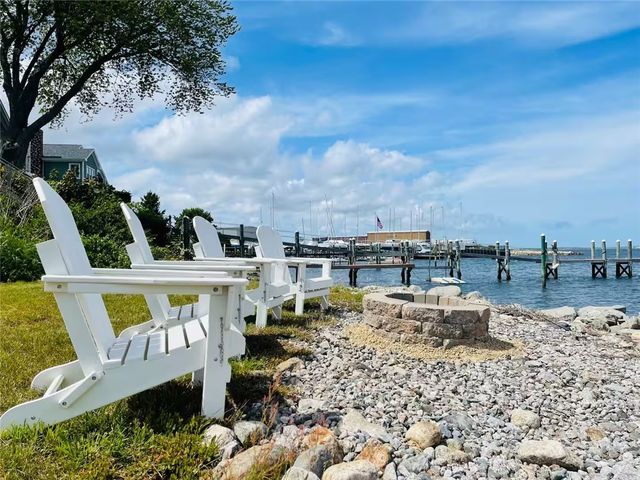 161 Narragansett Boulevard, Portsmouth, RI 02871