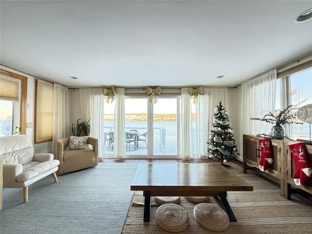 161 Narragansett Boulevard, Portsmouth, RI 02871