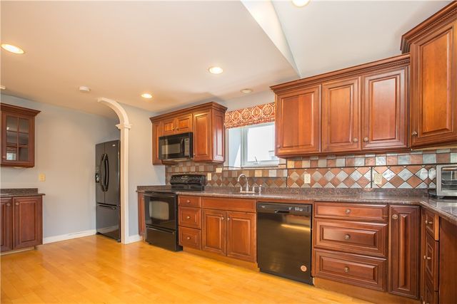 161 Narragansett Boulevard, Portsmouth, RI 02871