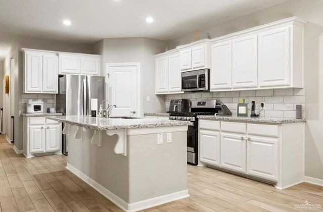 6332 Cascada Bend Road, Mcallen, TX 78504